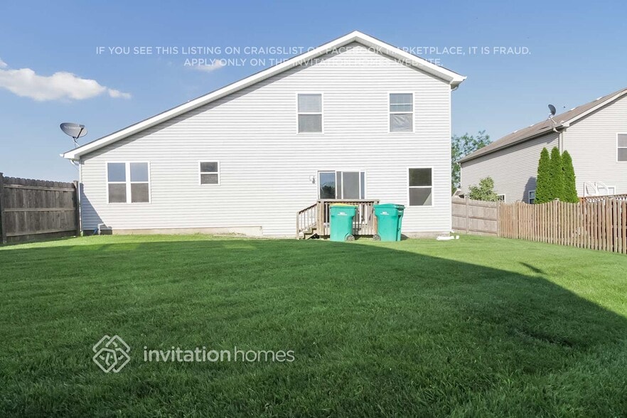 Building Photo - 1313 Lasser Dr