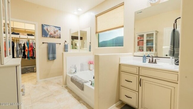 Building Photo - Beautiful Home!