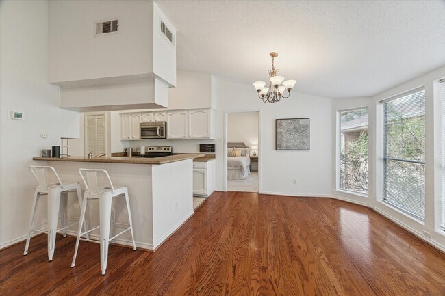 Building Photo - 1881 Bering Dr