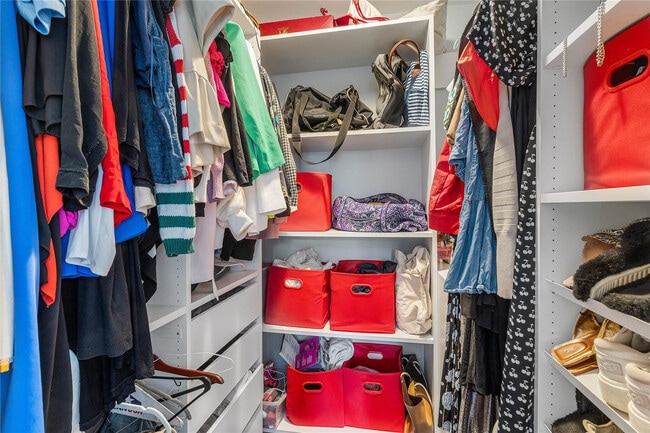 Building Photo - 3111 Oakland Shores Dr