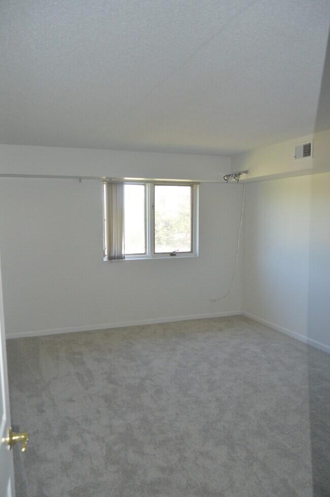 Building Photo - 13200 W Heiden Cir