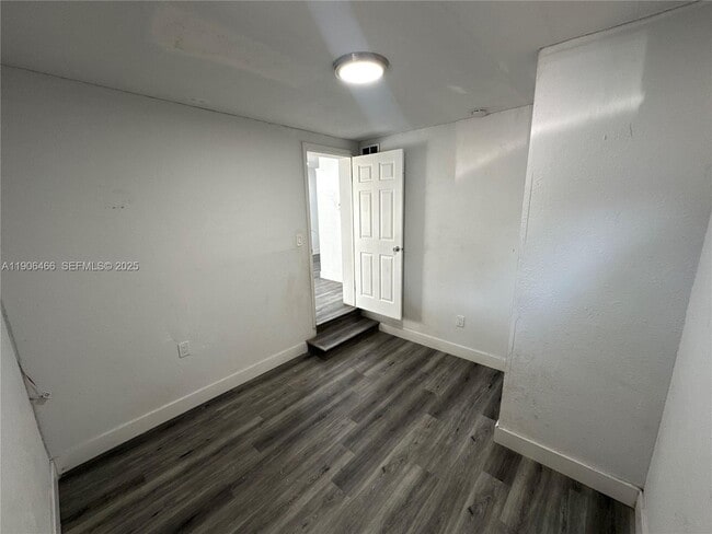 Building Photo - 8141 NW 5th Ct