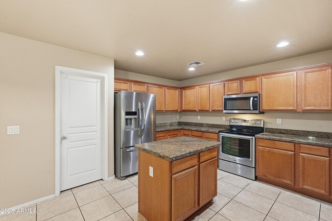 Building Photo - 3032 E Denim Trail