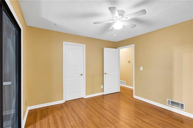 Building Photo - 2755 Janet St