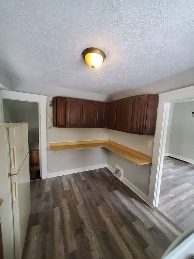 Building Photo - 14205 Savannah Ave