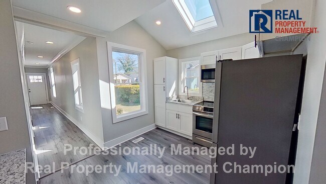 Building Photo - Updated 3 BD/1.5 BA Home in the Heart of Downtown Wilmington