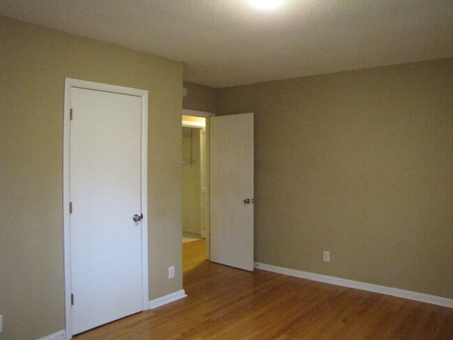 Building Photo - 2813 Dogwood Rd