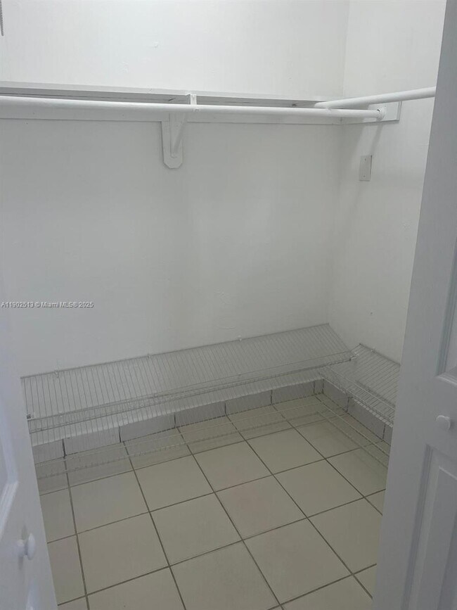 Building Photo - 30 E 12th St