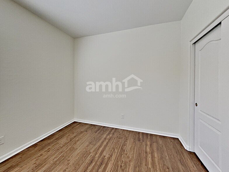 Building Photo - 42929 N Hudson Ct