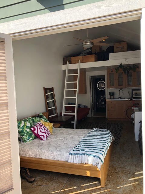 Building Photo - 316 W Victoria St