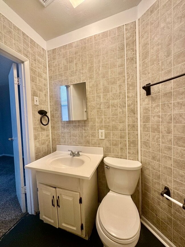 Building Photo - Cute 2 Bed 2 Bath Home for Rent.