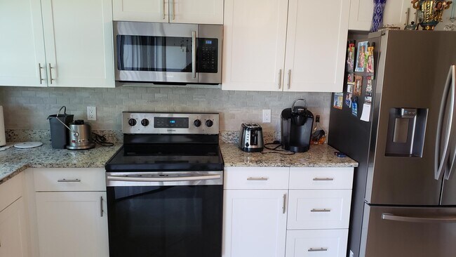 Building Photo - 3755 Via Poinciana