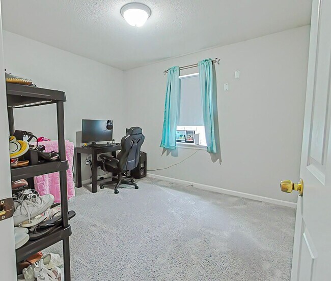 Building Photo - 3 Bed 2 Bath with a POOL in Martinez!