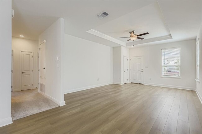 Building Photo - 517 Madelines Mdw Ln