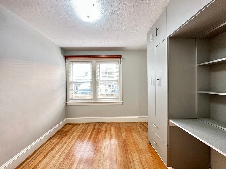 Building Photo - 419 Maple Ave