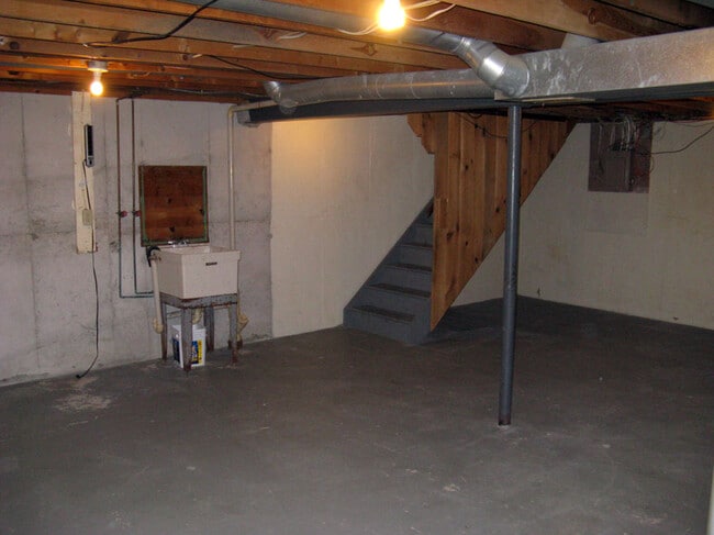 Building Photo - 33 Teakwood Ln