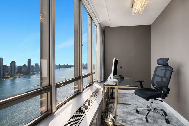 Building Photo - 860 United Nations Plaza