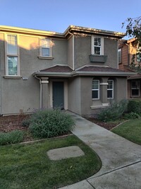 Building Photo - Lovely 4 beds and 3 baths Single Family Ho...