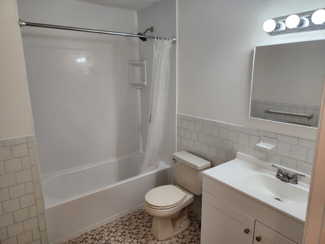 Building Photo - 147 Milk St