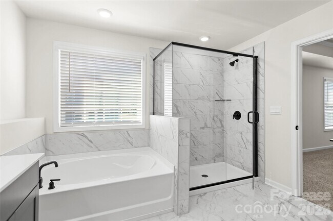 Building Photo - 7185 Sylvan Retreat Dr