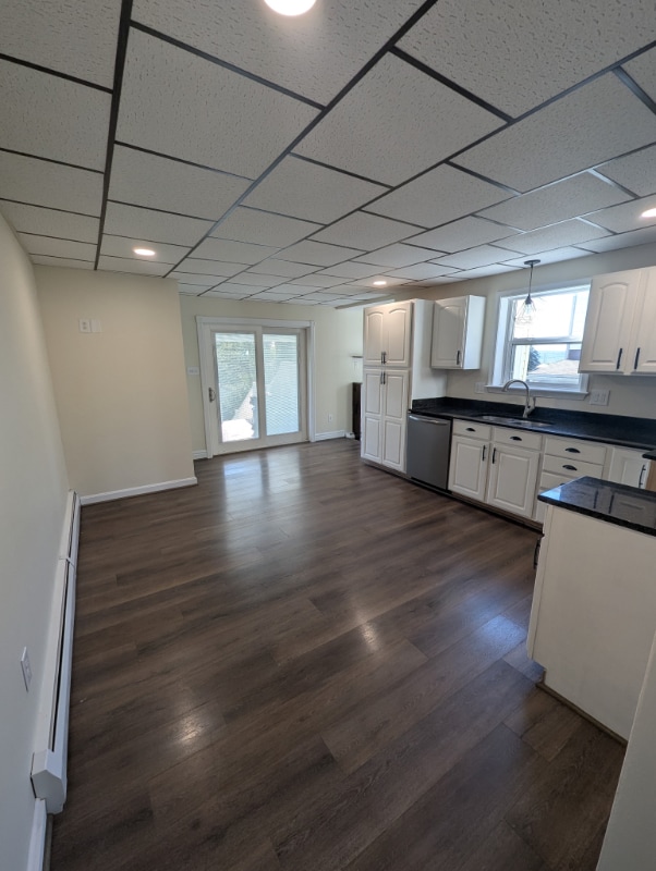 Building Photo - 228 N School St