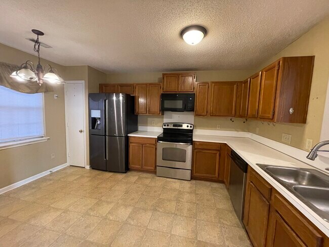 Building Photo - 8601 Findon Pl