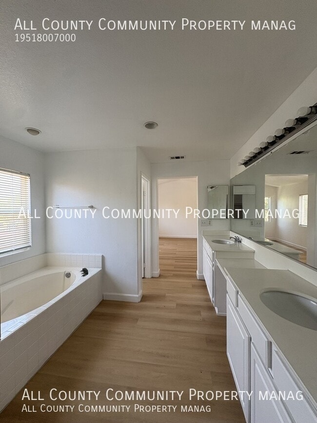 Building Photo - 3931 Palmetto Haven Ct