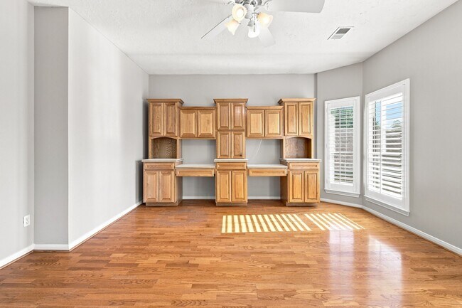 Building Photo - 24622 Okehampton Dr