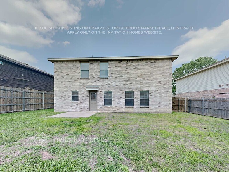 Building Photo - 3015 Cesareo Dr