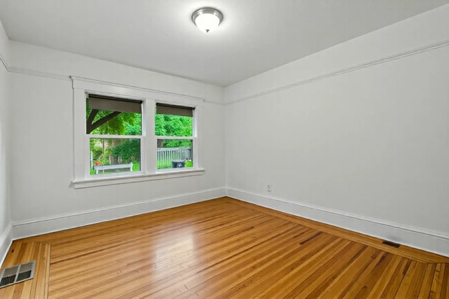 Building Photo - 21 Westall Ave