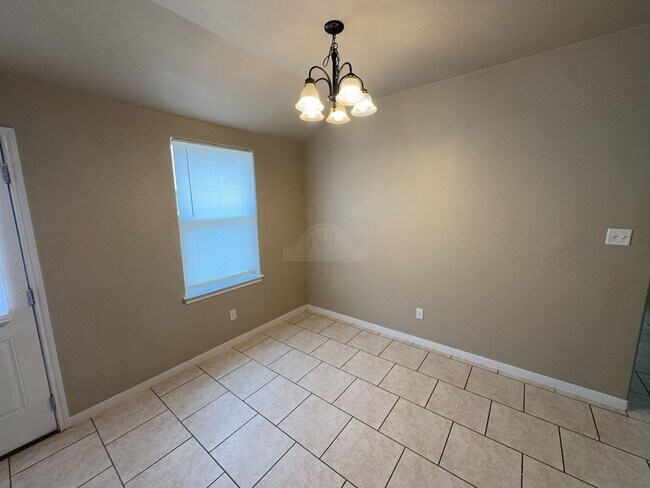 Building Photo - 1300 Vanguard Ln