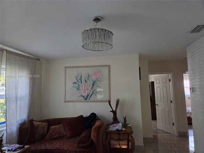 Building Photo - 301 SW 5th St