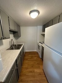 Building Photo - NShields636 (KC-LN-KB)