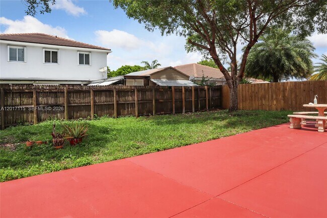Building Photo - 3072 SE 5th Dr