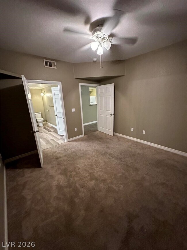 Building Photo - 6955 N Durango Dr