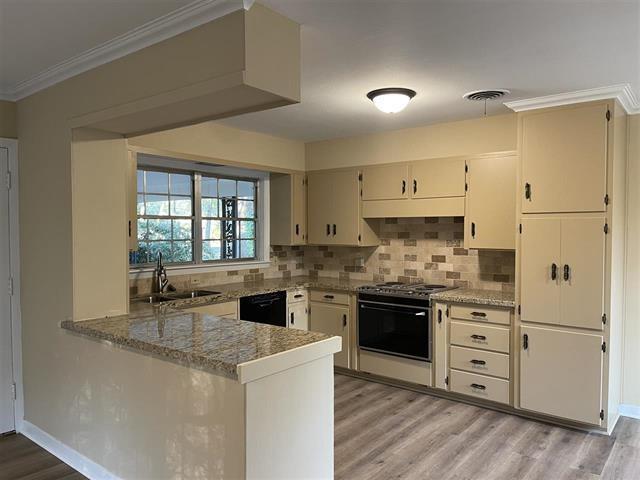 Building Photo - 5525 Hooks Ave