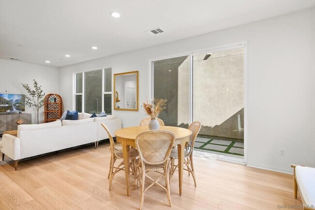 Building Photo - 2612 Babaco St