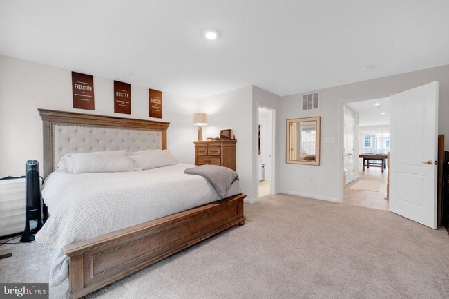 Building Photo - Townhouse in Owings Mills