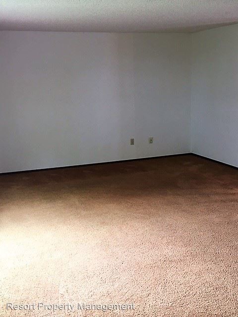 Building Photo - 2750 N Cranston Ct