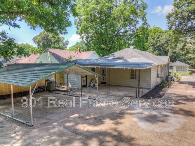 Building Photo - 498 Lundee St