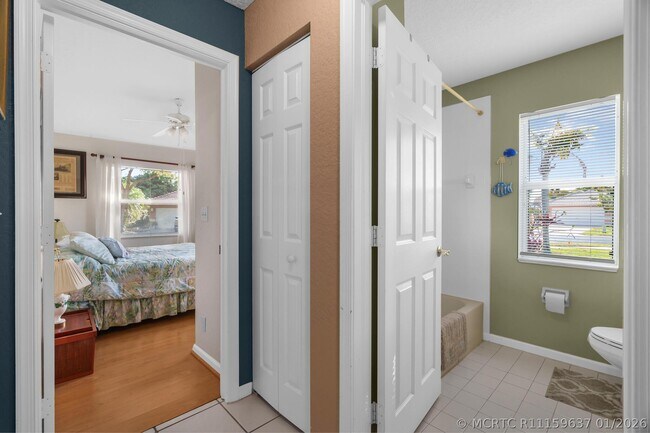 Building Photo - 5260 Grande Palm Cir