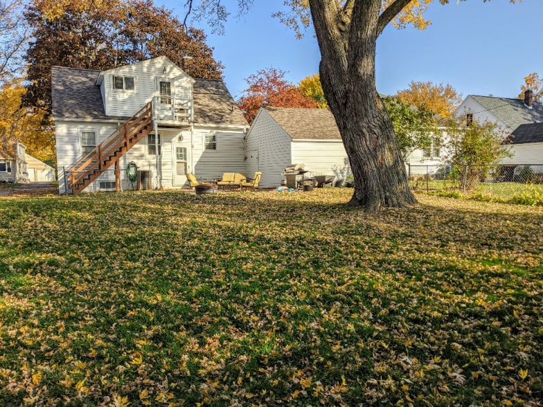 Building Photo - 1215 7th Ave SE