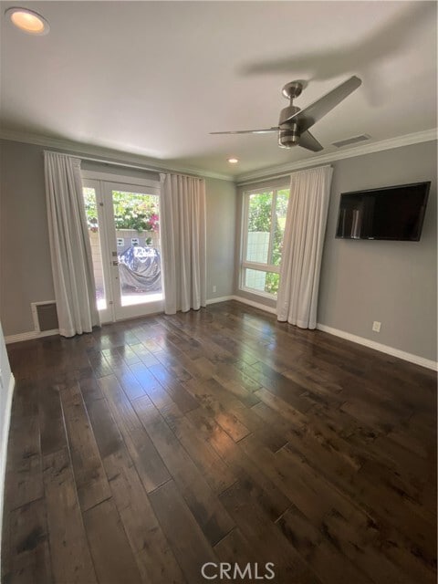 Building Photo - 520 Calle Aragon