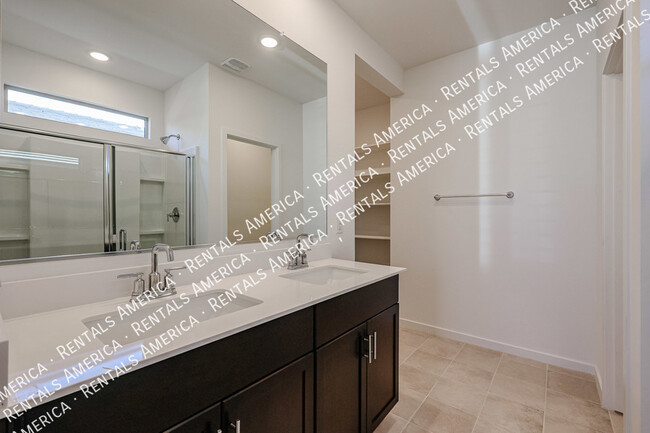 Building Photo - 15990 W Gray Fox Trl