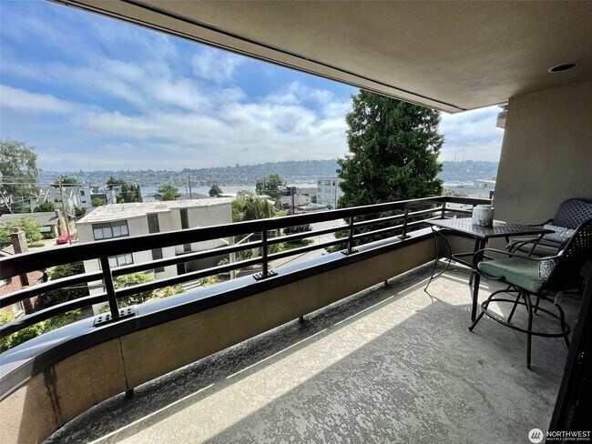 Building Photo - 2Bd/2Ba Seattle Condo