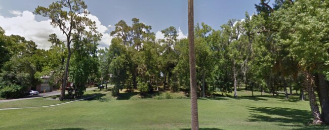Building Photo - 1310 Willow Branch Ave