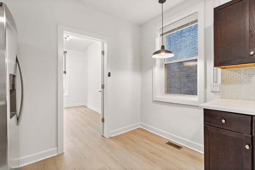 Building Photo - 2617 W Hirsch St