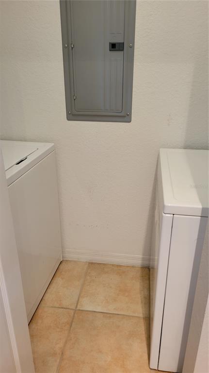 Building Photo - 1064 N Tamiami Trl