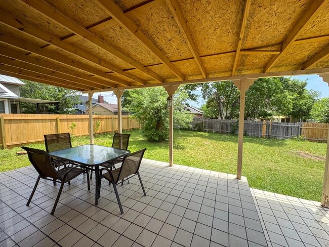 Building Photo - 11701 Hidden Quail Dr