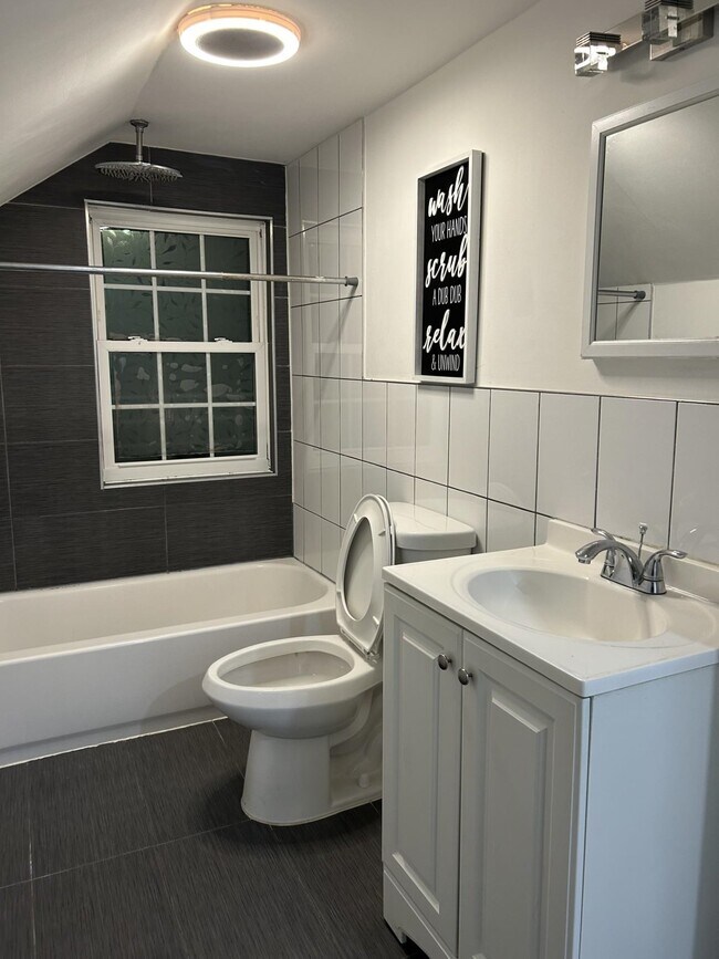 Building Photo - 28 Linden Ave